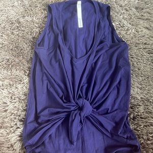 Lululemon front tied shirt